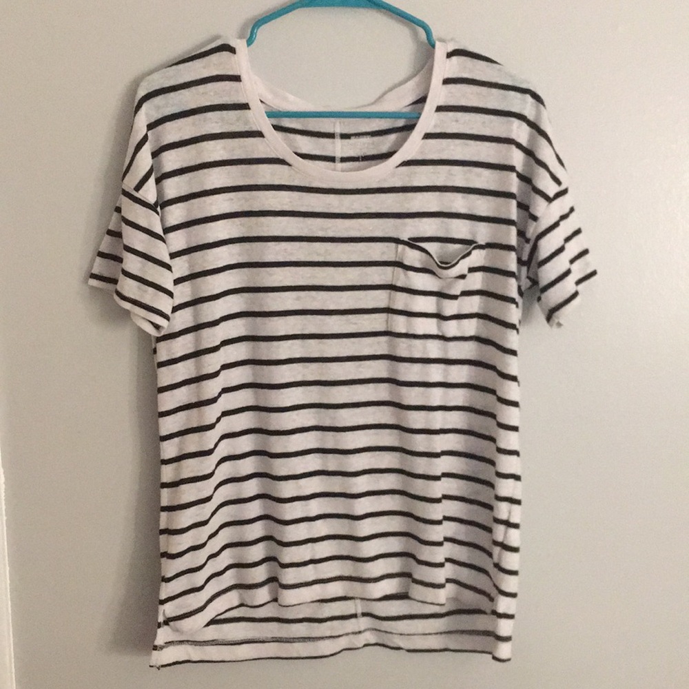 Black and white boyfriend pocket tee